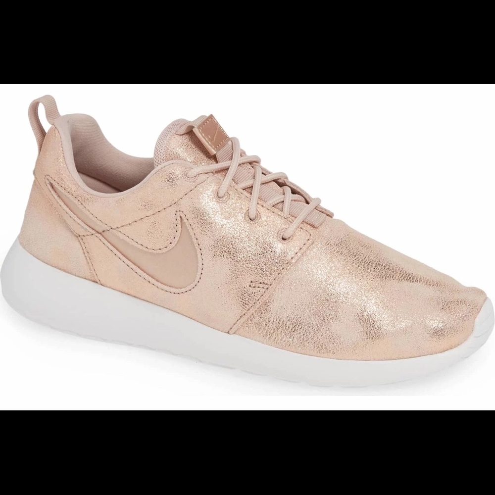 Nike Premium Women’s Shoe - Rose Gold